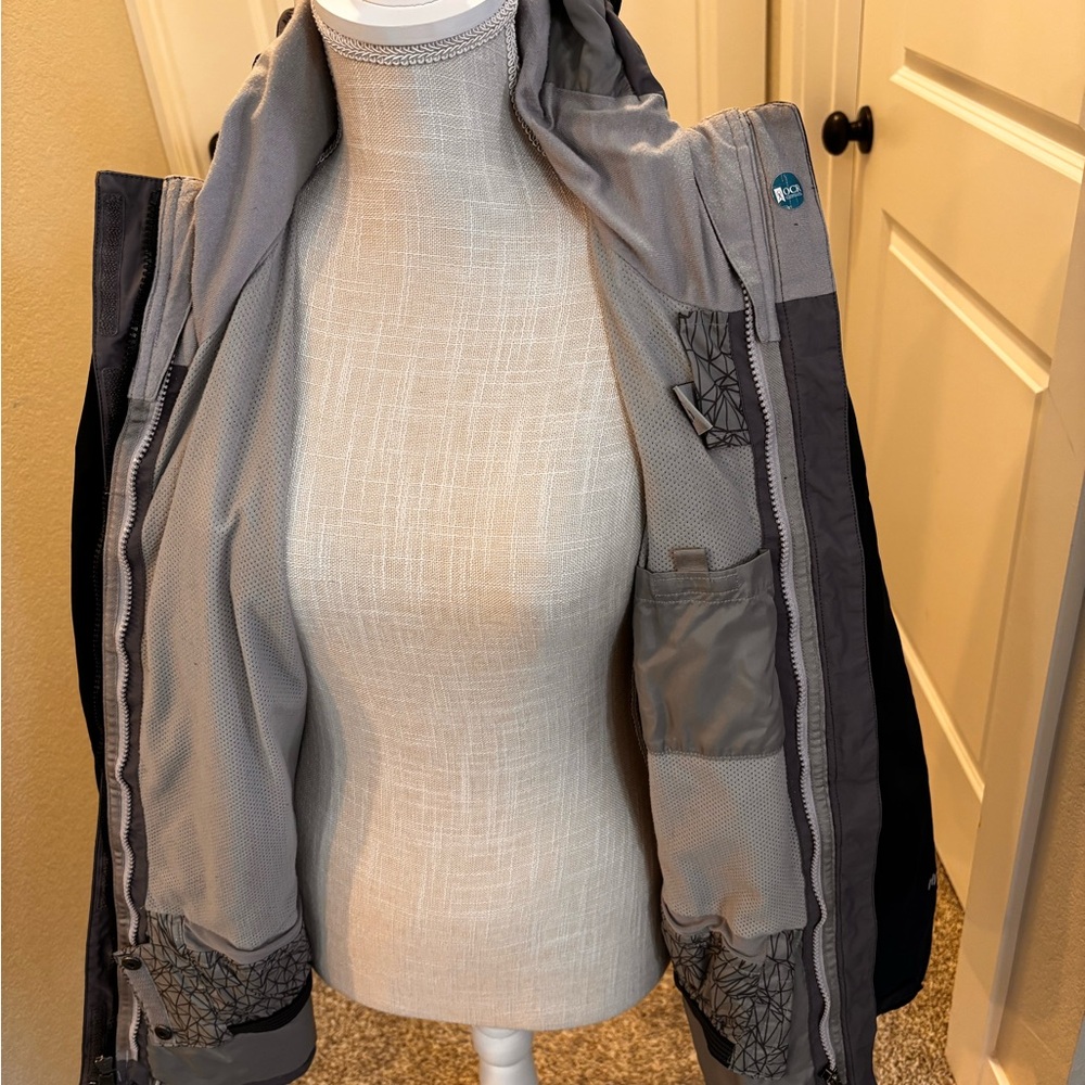 The North Face Women’s Black Jacket- Size L 🌼🌼🌼🌼🌼 - Picture 10 of 16